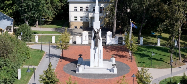 Die Freiheitsallee und das Freiheitsdenkmal